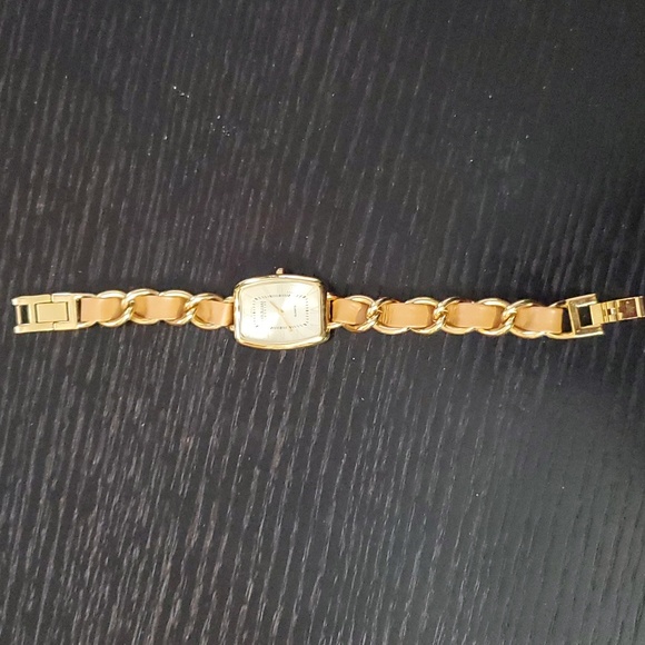 Joan Rivers Classics Watch - Picture 3 of 5